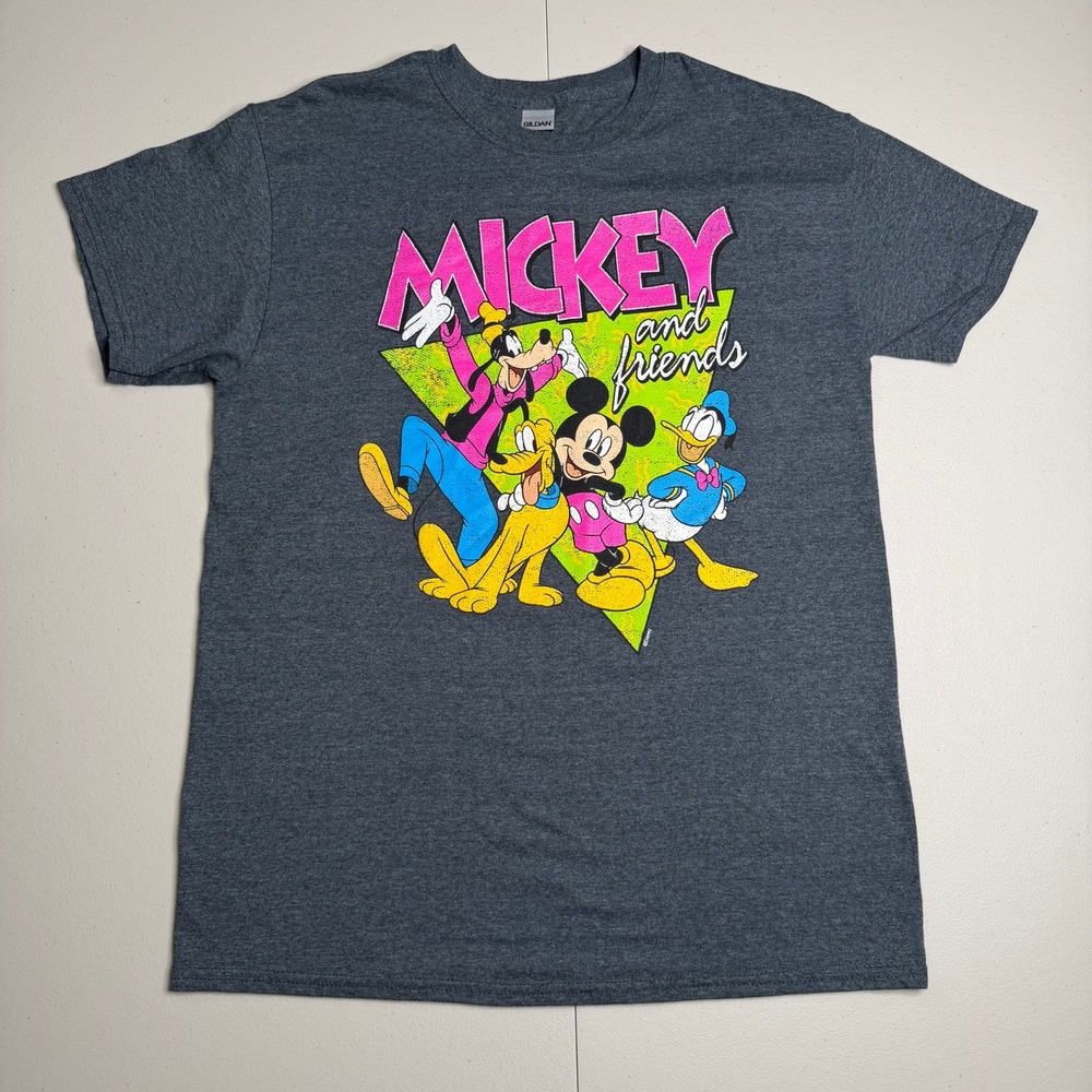 Disney Mickey and Friends Graphic T-Shirt Mens Medium Gray Gildan Heavy Cotton